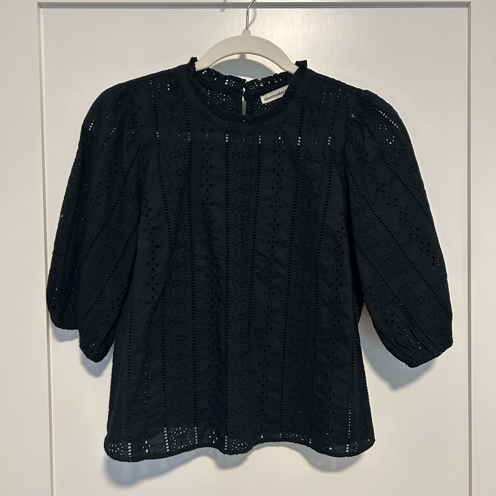Abercrombie eyelet short sleeve